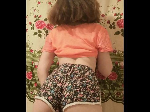 ❤️ Sexi mladá kočka si vyzlieka šortky pred kamerou ❤ Sex video na nás ❌️❤