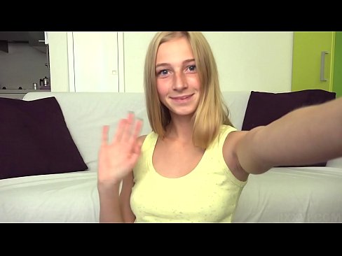 ❤️ Keď sa nudím, lenivo si masturbujem svoju ružovú kundičku ❤ Sex video na nás ❌️❤