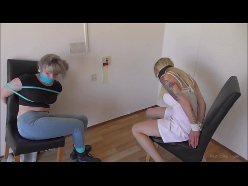 ❤️ Závislá / zviazaná a s roubíkom / dievča v núdzi ❤ Sex video na nás ❌️❤